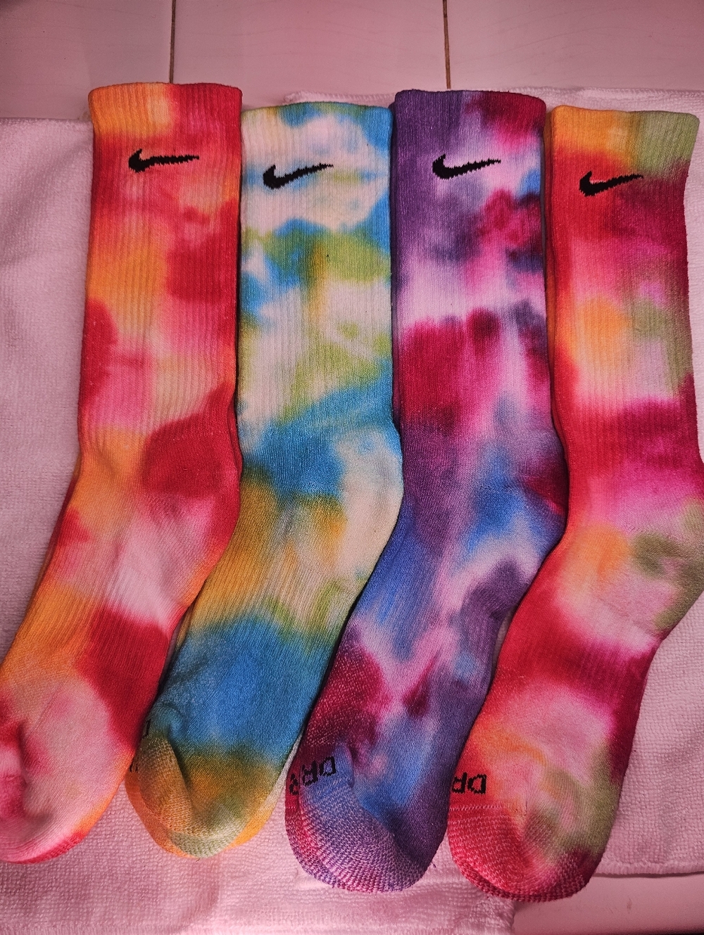 🌊🪸Nike Socks Custom Tye Dye "Coral Reef"🌊🪸 - Picture 3 of 4